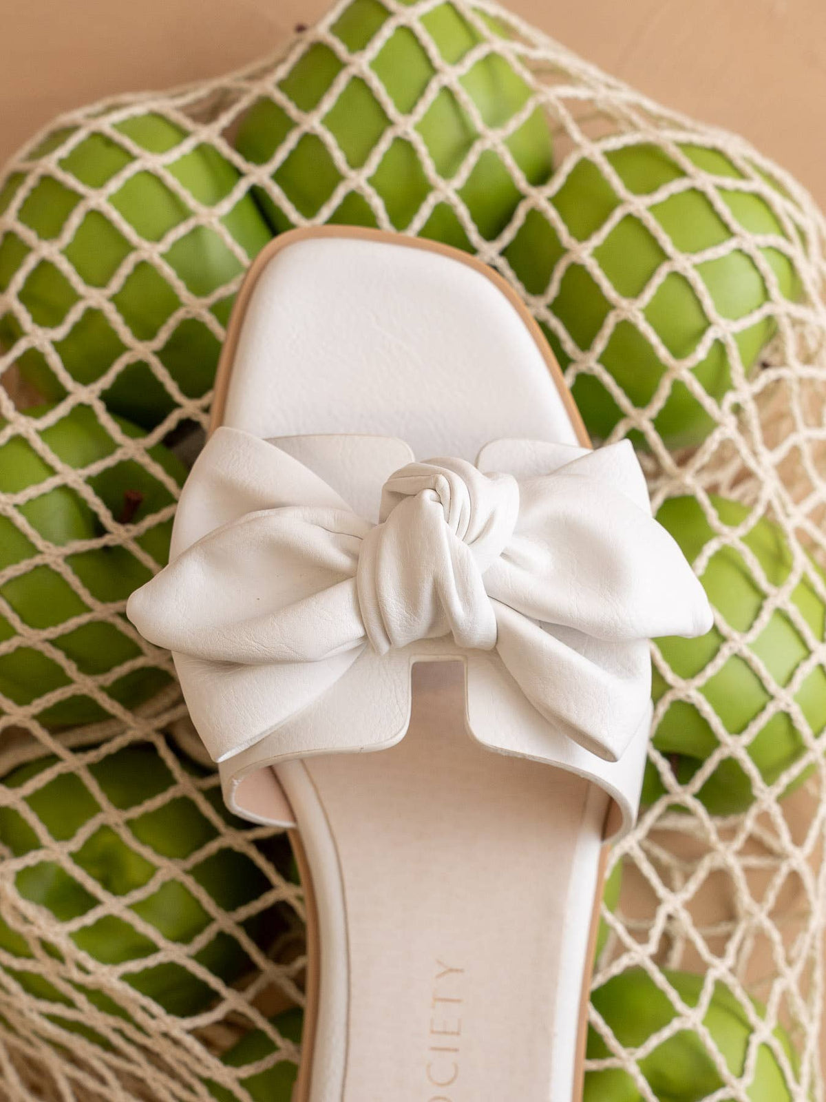 OASIS SOCIETY The Ginny | White Textured Bow Slide