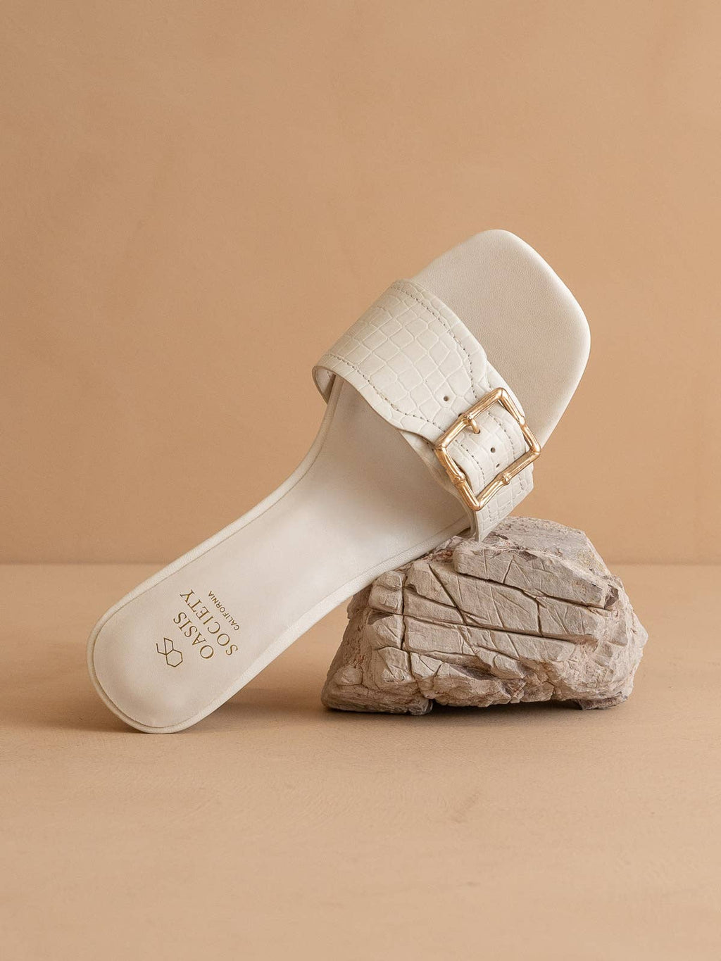 The Glendale White | Bamboo Buckle Sandal