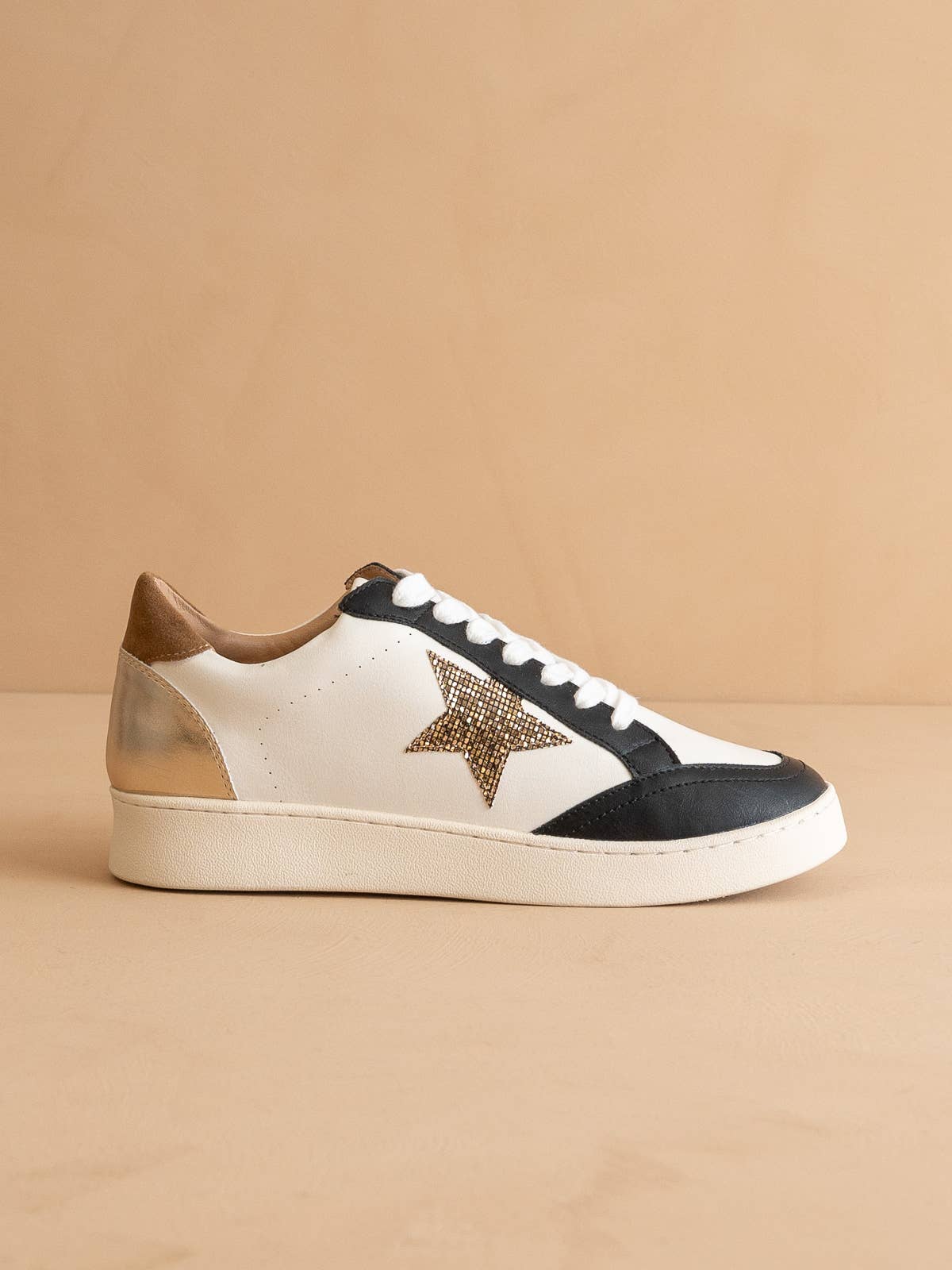 OASIS SOCIETY The Eliana Black | Vintage Star Sneakers