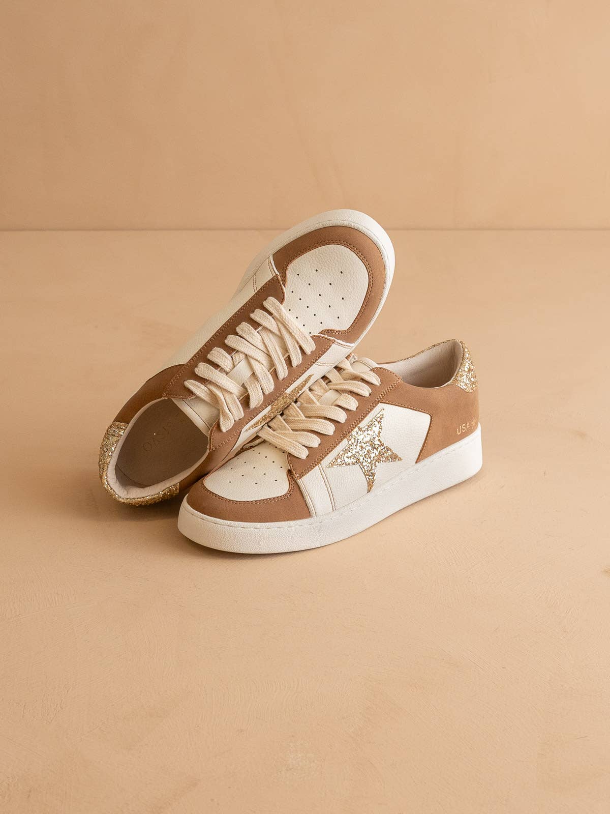 OASIS SOCIETY The Liberty | Camel Glitter Star Sneaker