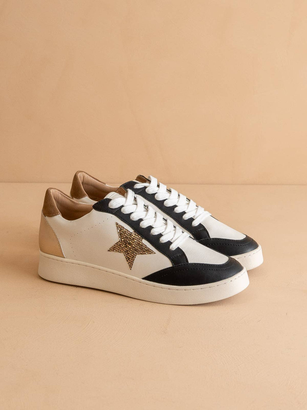 OASIS SOCIETY The Eliana Black | Vintage Star Sneakers