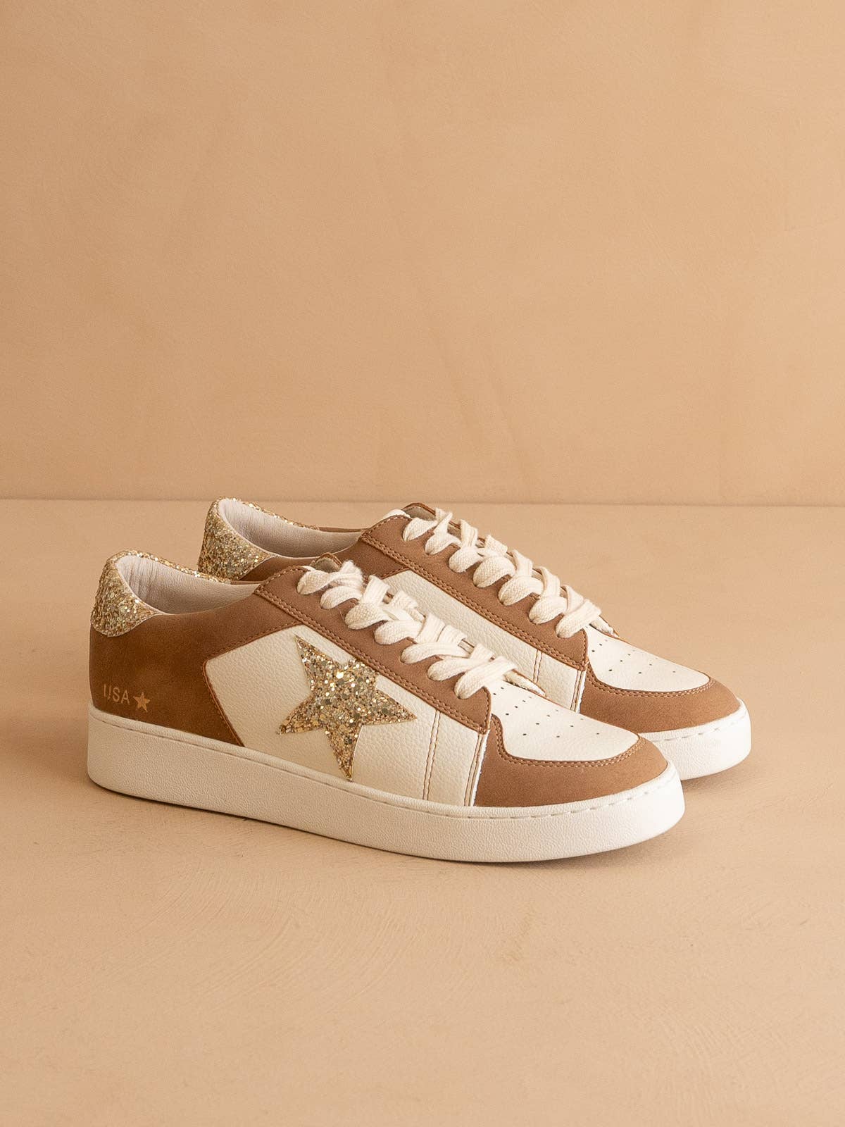 OASIS SOCIETY The Liberty | Camel Glitter Star Sneaker