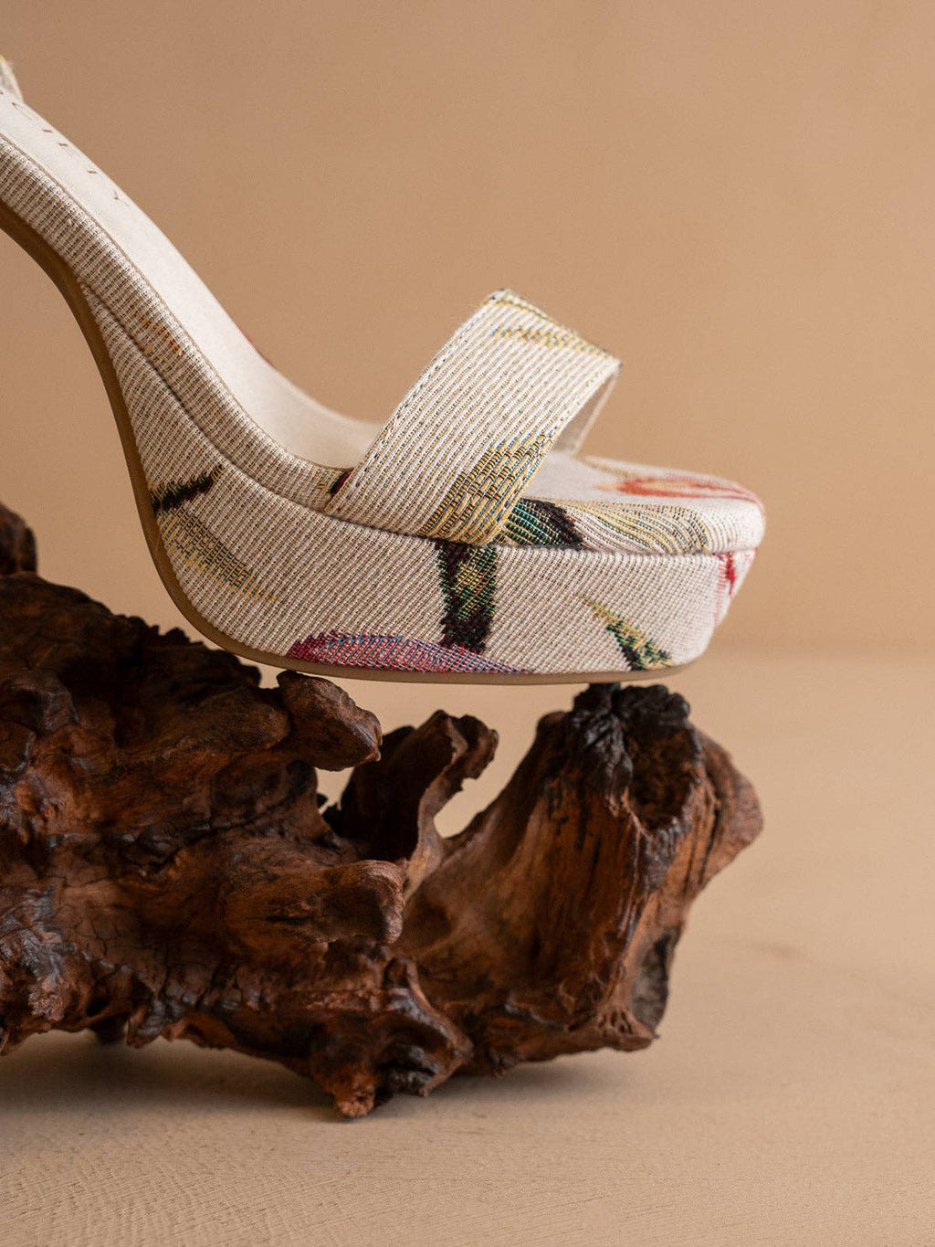 The Olympia | Beige Tulip Raffia Platform Heel