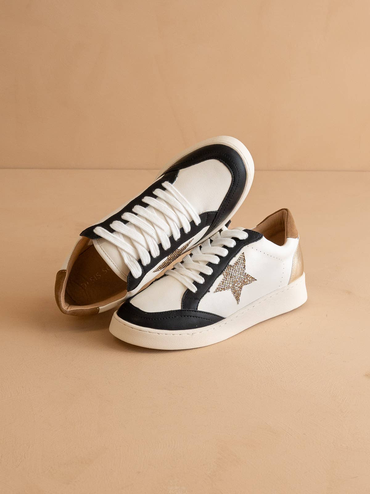OASIS SOCIETY The Eliana Black | Vintage Star Sneakers