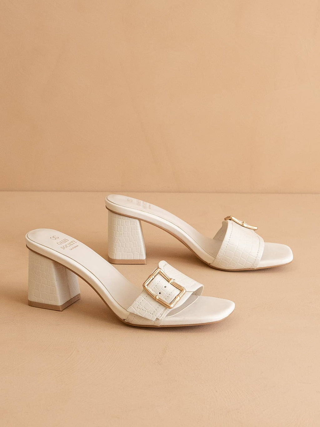 The Glendale White | Bamboo Buckle Sandal